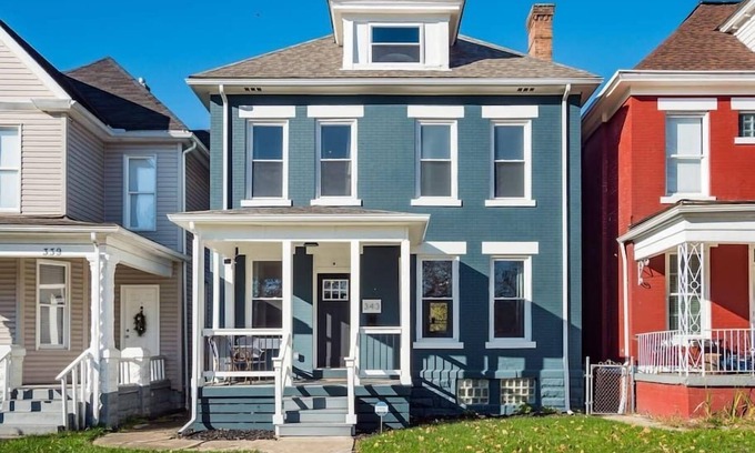 Near East Columbus House | Downtown Columbus Historic Luxury Home - Sleeps 14, Near OSU & Convention Center