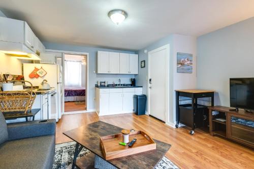 Hallowell Apartment | Downtown Hallowell Retreat with Water Views!