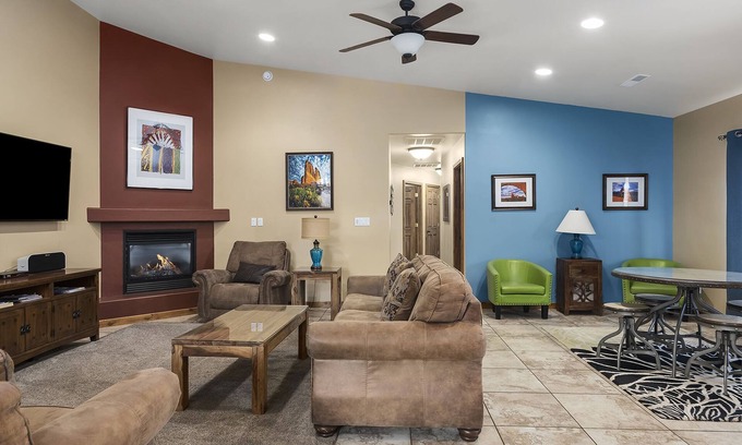 Moab House | Downtown Location | Indoor Pool | Fenced Backyard