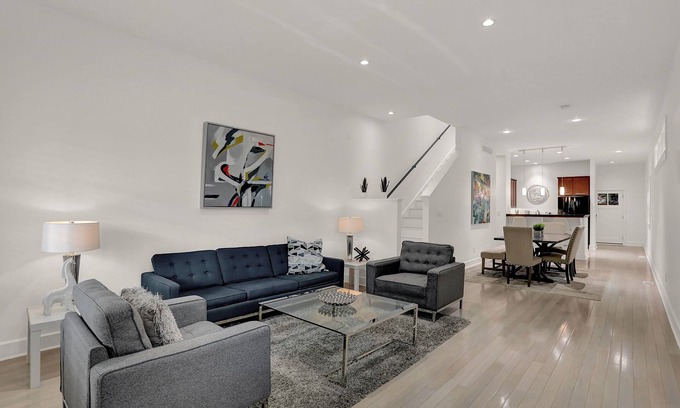 St. Joseph Historic Neighborhood House | Downtown Modern and Luxurious 3 BD/3.5 BA Townhouse