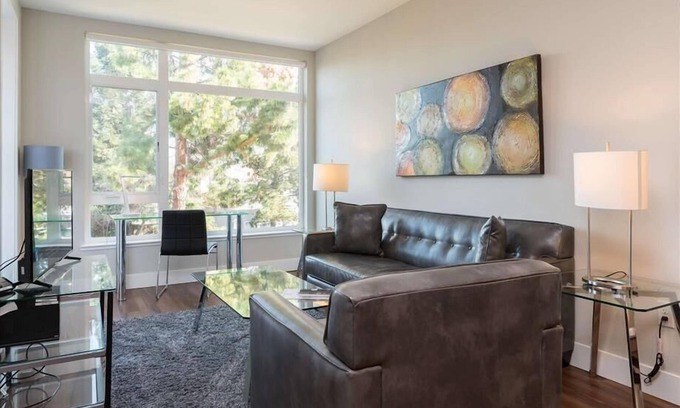 Shoreline West Apartment | Downtown Mountain View 2 BR | Close to Castro St