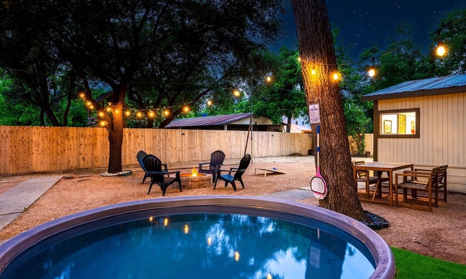 Downtown San Antonio House | Downtown Oasis: Cowboy Pool, Firepit & King Suite