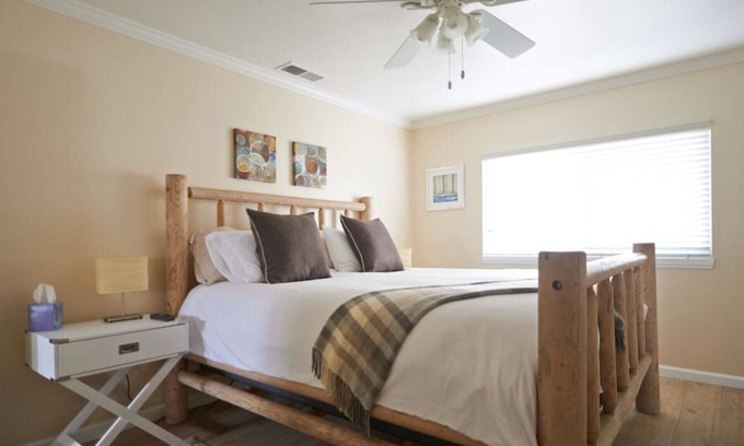 Stanford House | Downtown Palo Alto/Stanford 2 Bdrm