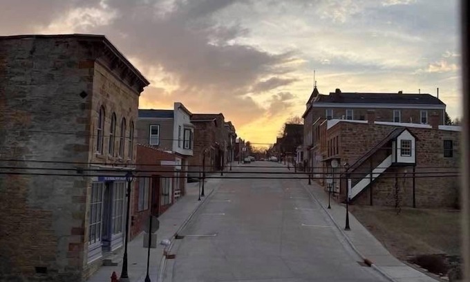 Mineral Point House | Downtown's Best View at Howdle's Retreat