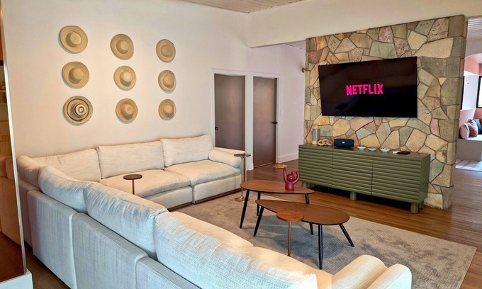 Obarrio House | Downtown Villa with Private Pool & Bar