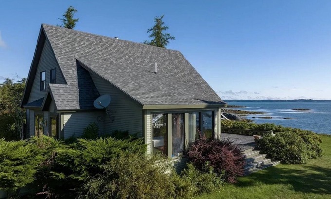 Jonesport House | Dramatic Ocean views from every room of this cozy post&beam Oceanfront property.