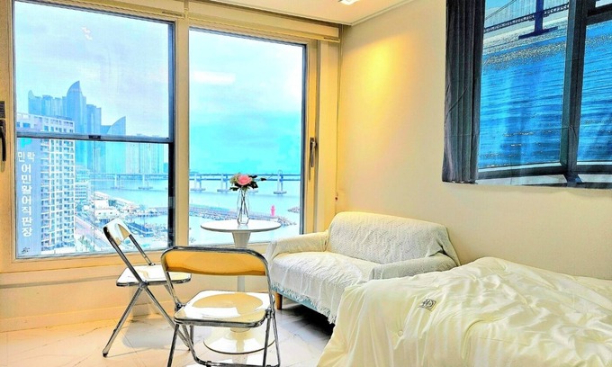 Suyeong-Gu Apartment | Draw a wonderful daily life with the best Gwangalli beach view in Korea!