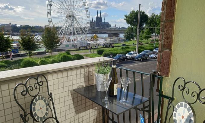 Deutz Apartment | Dream apartment with cathedral view and balcony - Cologne Messe Deutz