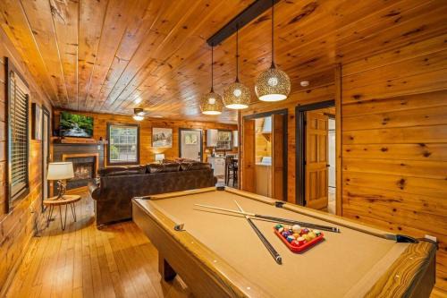 Gatlinburg - Pigeon Forge House | Dreaming Tree Cabin