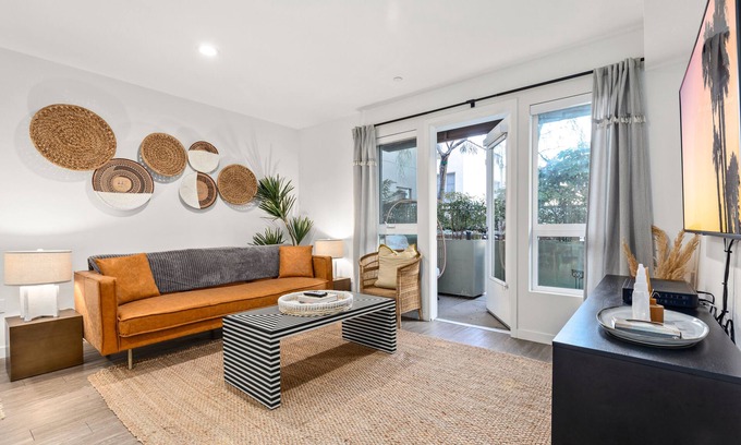 Carthay Circle Condo | Dreamy Bohemian Hideaway in LA