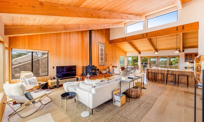 Sea Ranch House | Dreamy coastal home near the bluffs with trails, grill, deck & pool