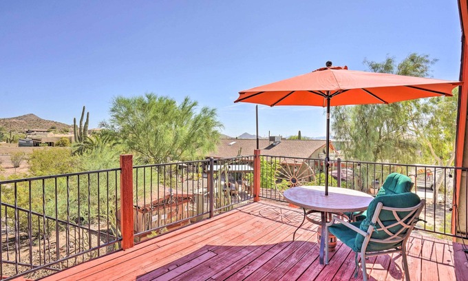 Desert View Apartment | Dreamy Desert Studio w/Deck + Pool Access!