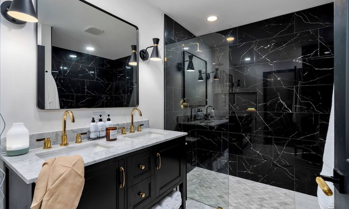 Anderson Apartment | Dreamy Luxury Stay in Anderson - 7 minutes from I-85