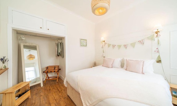 Birnam Apartment | Dreamy Town House Apartment in Birnam, Dunkeld