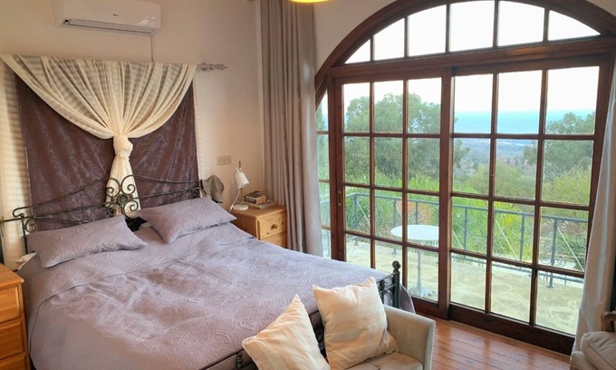 Kathikas Villa | Droushia - Beautiful 4 bedroom Villa with Wonderful Sea views
