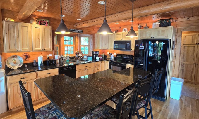 Drummond House | Drummond Island Hotel & Vacation Homes - A Notch Above