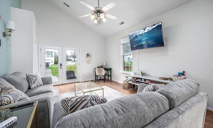 Durham House | Duke 10 Min Away 3 Bedroom