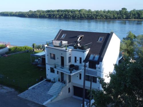Veroce Bed & Breakfast | Duna Corner Panzió