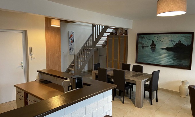 Roscoff Apartment | Duplex apartment 200m from the beach and thalassotherapy centre
