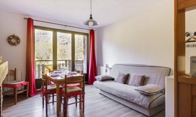 Esquieze-Sere Apartment | Duplex T3 Apartment for 6 with Fireplace and Balcony in Esquièze-Sère