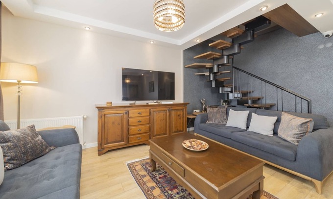 Liman Mahallesi Apartment | Duplex with Balcony 5 min to Konyaalti Beach