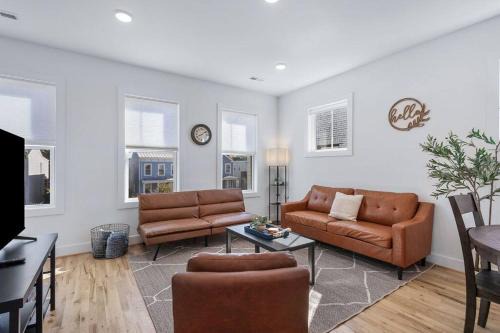 Mosby Apartment | Duplex with Balcony and Spacious Dog-Friendly Oasis!