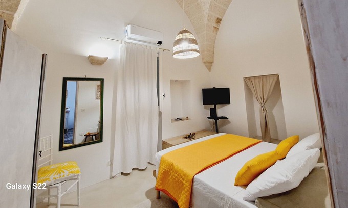 Pezze di Greco House | Dwelling 5 minutes from the sea and the zoo in the center of the town