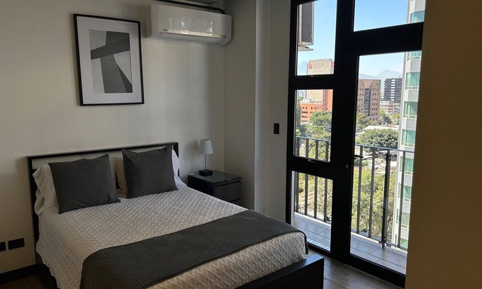 Zona 10 Apartment | EÓN 9 - Estudio Moderno, Vista Volcán, Aire Acondicionado