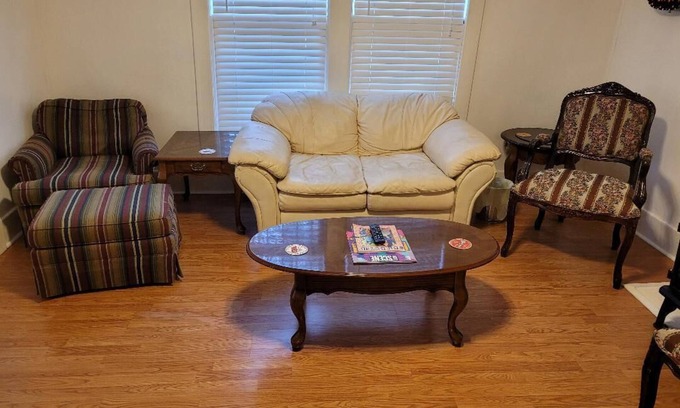 Maxwell House | E Nashville*1/2 Block to 5Points*Eat/Drink*2BR/1BA