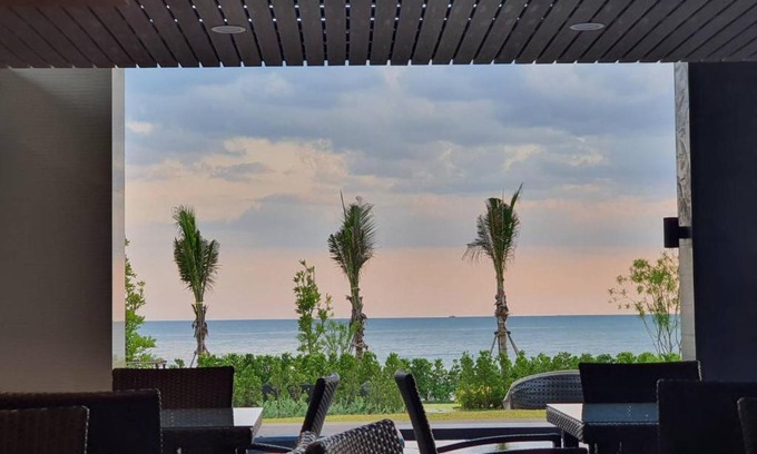 Mae Pim Apartment | E234 Escape Beachfront Condominium