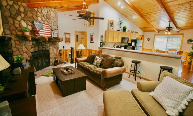 Pinetop House | Eagle Circle