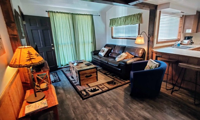 Estes Park Cabin | Eagle Cliff Retreat - Hot Tub & Views (22-RES0263)