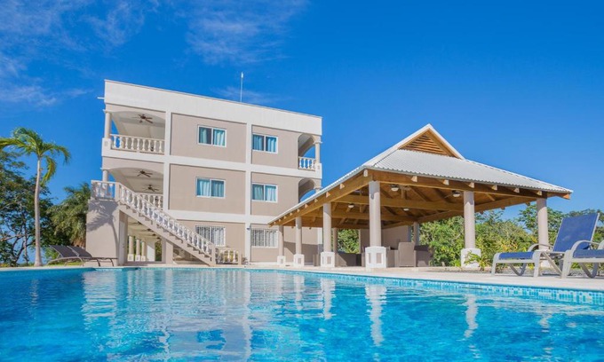Antoneys Cay Apartment | Eagle Ray Studio at Sea Scape home