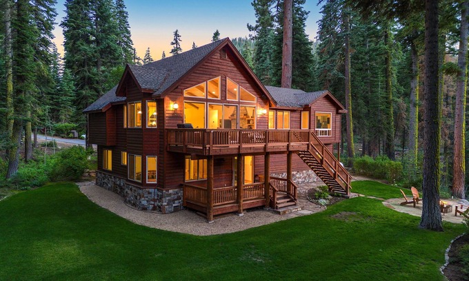 Tahoe Pines House | Eagle Rock By Tahoe Getaways - 4BR West Shore w Hot Tub, Pet Friendly