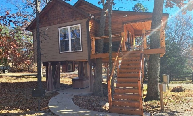 Potosi House | "Eagle's Nest" Tree House #5 w/2-person hot tub