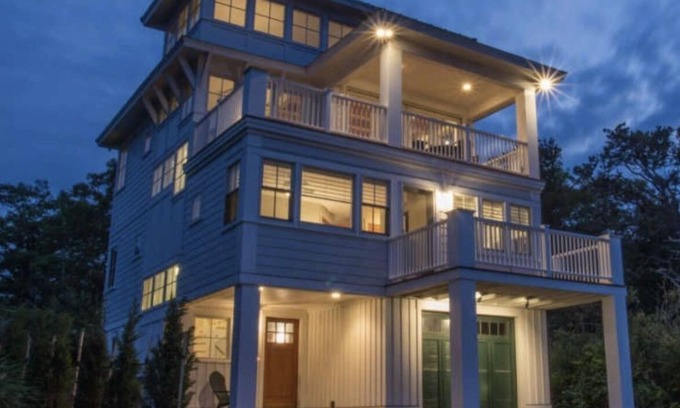 Cape Neddick House | East Coast Meets West Coast! Cali-Style House Overlooking the Bold Atlantic