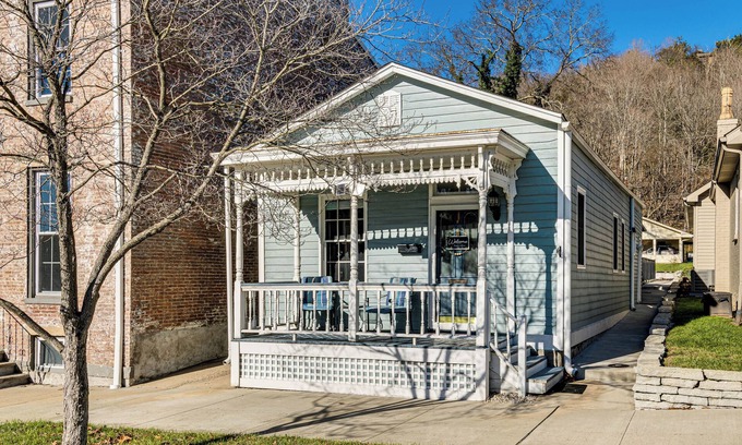 Madison House | East End River Retreat: Dogs Welcome!