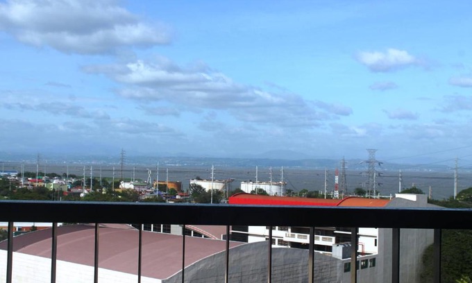 Muntinlupa House | Eastbay Residences- Hudson 2