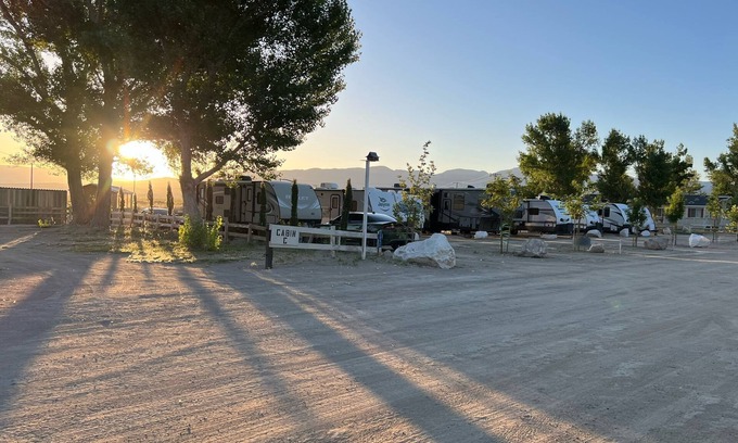 Olancha RV Rental | Eastern Sierras Olancha Lakeside RV Campsite #6