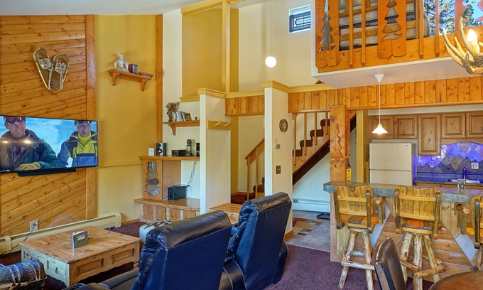 Peak 9 Condo | Easy Walk to Ski Lifts and Downtown Breckenridge -Lg Loft Unit