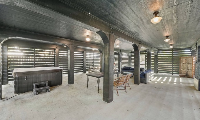 Galveston House | Ebb and Glow Retreat | A Luxury Home + Community Pool