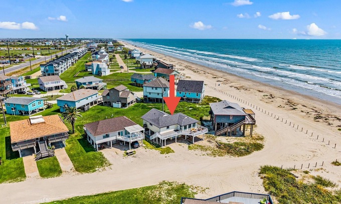 Galveston House | Echoing Pearl- Your Perfect Beach Getaway, Steps Away from the Beach!