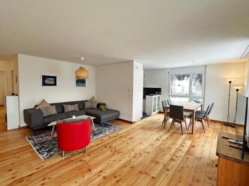 St. Moritz Apartment | Echtholz, 110m2, Sport, Erholung, mit Garage - SU48