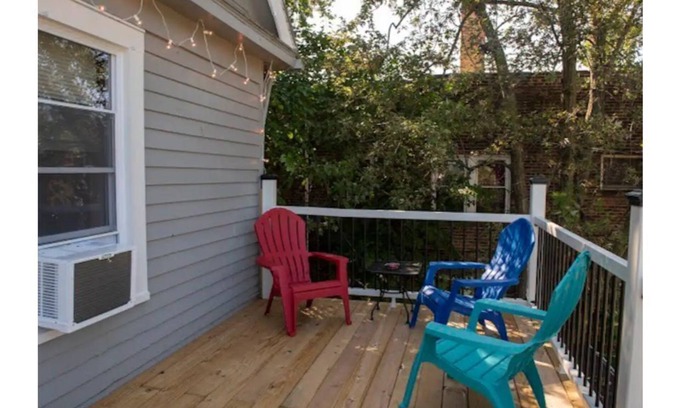 Cleveland House | Eclectic Stay in Waterloo Arts District