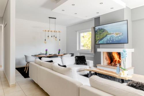 Khalandrion Apartment | Eclipse Marousi Ring