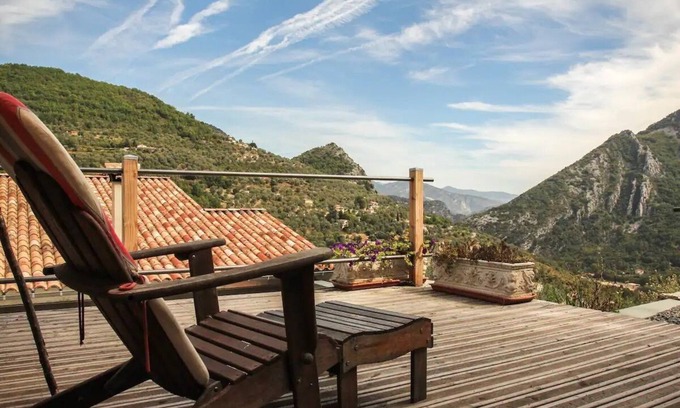 Sospel Ski Chalet | Eco chalet , grande terrasse ,vue imprenable.