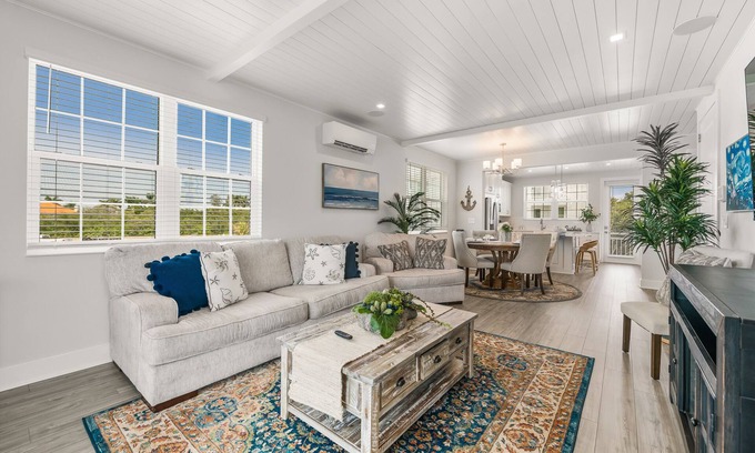Cortez House | Eco-Friendly Home with Pool and Amazing Game Room! - Baydream Believer at Hunter