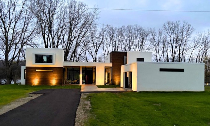 King House | ๐EcoLux Estate w/La Canche Range & Hot Tub: 7 miles to UM