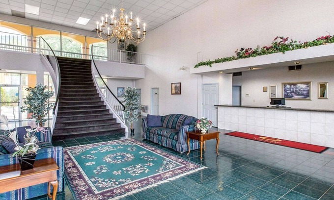 Dalton Hotel | Econo Lodge Dalton West