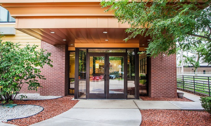 Des Moines Hotel | Econo Lodge Inn & Suites Fairgrounds